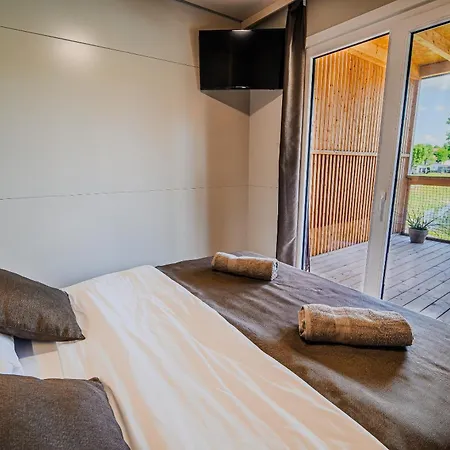 Deluxe View Mobile Homes With Thermal Riviera Tickets Holiday home
