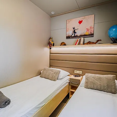 Deluxe View Mobile Homes With Thermal Riviera Tickets