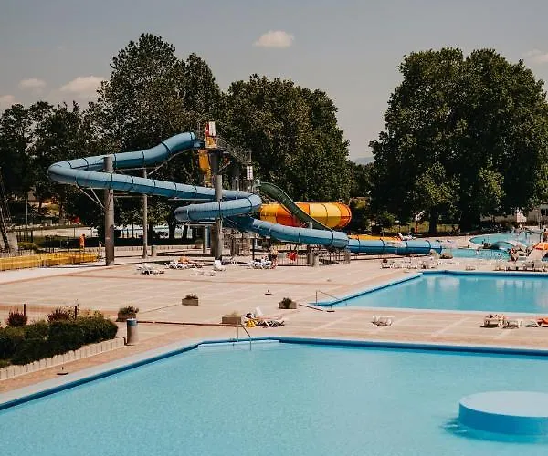 Prázdninový dům Deluxe View Mobile Homes With Thermal Riviera Tickets